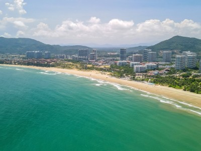 长沙万宁旅游：海滩与热带雨林，魅力对比